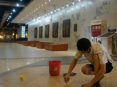 瓷磚美縫施工中